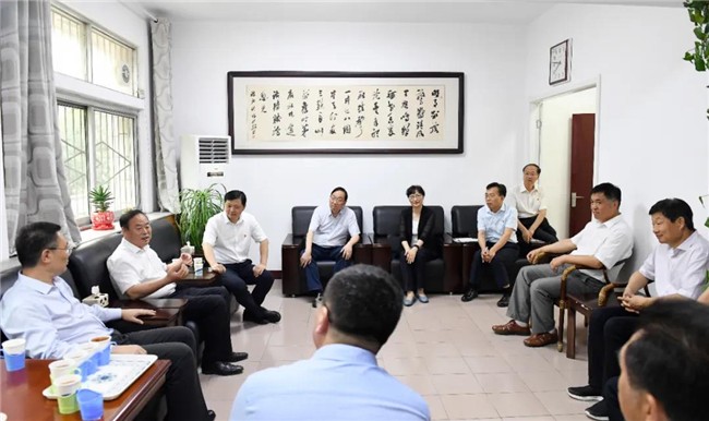 濮阳市委书记宋殿宇走访看望市各民主党派工商联无党派人士