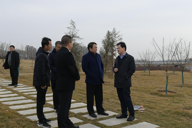 张义辉陪同中铁二十三局考察团考察调研