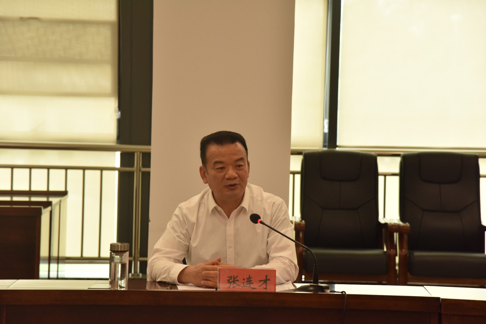 张连才指出,近年来,市委高度重视党外干部队伍建设工作,率先出台