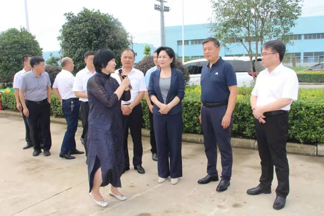 信阳市委统战部长曾辉到"万人助万企"活动联系企业调研